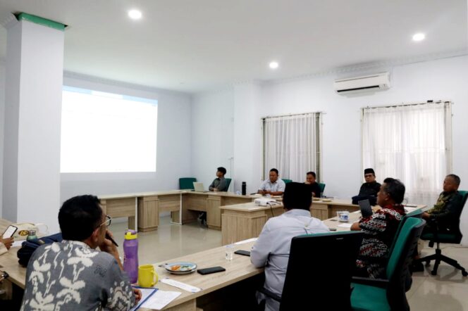 
 Penyampain persiapan milad 1 abad Muhammadiyah di Minangkabau oleh Ketua Pelaksana Yosmeri Yusuf dalam rapat pleno PWM Sumbar pada, Rabu (17/9/2025).
