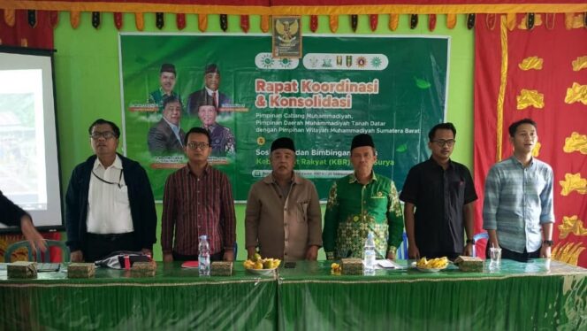 
 Pimpinan Daerah Muhammadiyah (PDM) Tanah Datar, melalui program Kebun Bibit Rakyat (KBR) Sang Surya, menggelar Sosialisasi dan Bimbingan Teknis (Bimtek) di Aula SMA Muhammadiyah Batusangkar, Sabtu (20/9/2025).